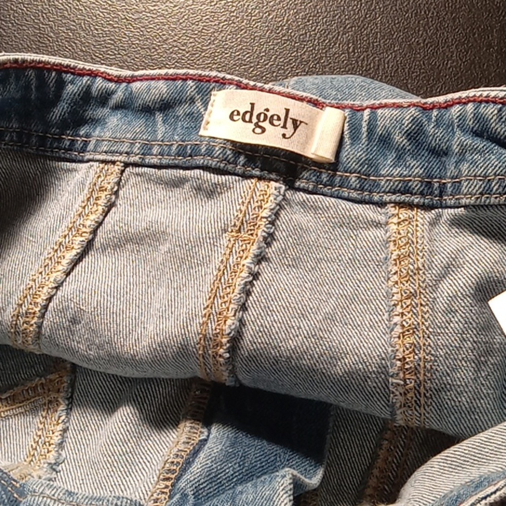 Woman's jeans, good stretch blue. 8 regular. High-rise flare. - Picture 3 of 10